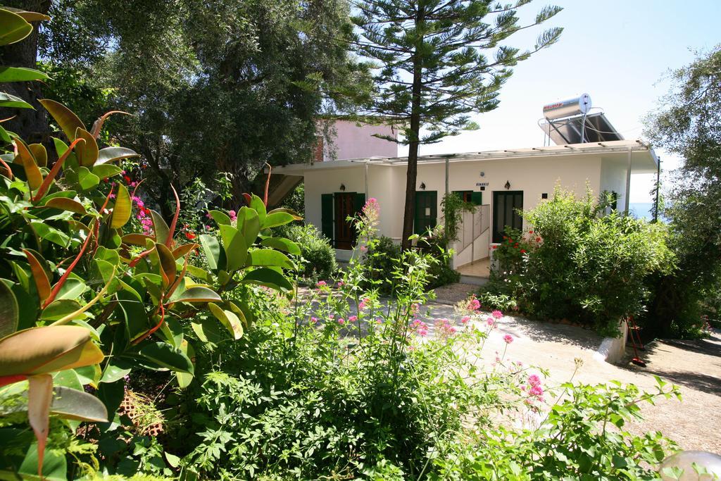 Alex-Giannis Apartments, Μπαρμπάτι Δωμάτιο φωτογραφία