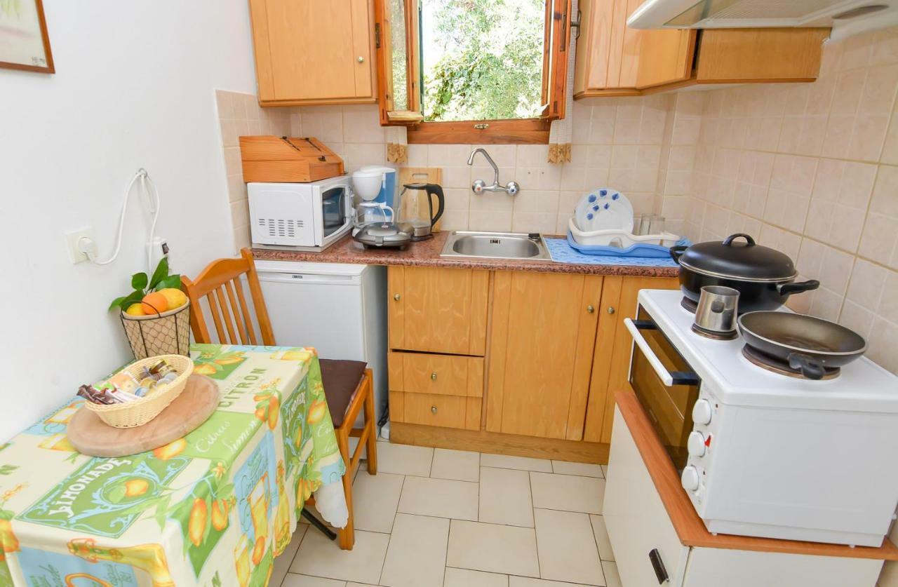 Alex-Giannis Apartments, Μπαρμπάτι Εξωτερικό φωτογραφία