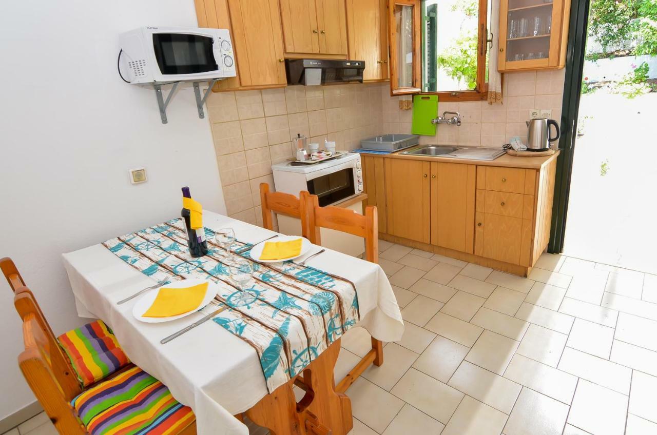 Alex-Giannis Apartments, Μπαρμπάτι Εξωτερικό φωτογραφία